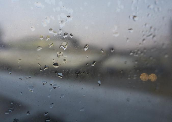 Piogge record al Nord-ovest con allagamenti e frane. Allerta rossa in Liguria.