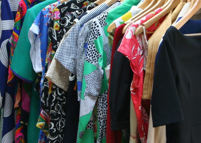 ‘Mi hanno regalato un vestito troppo grande, ma Il negoziante non vuole cambiarmelo...’