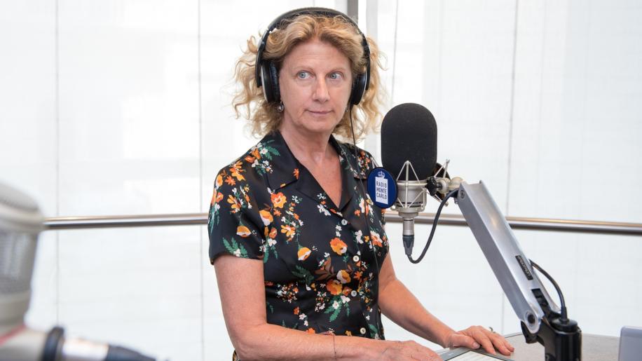 Angela Finocchiaro: e ora... tutti a lezione di bacio!