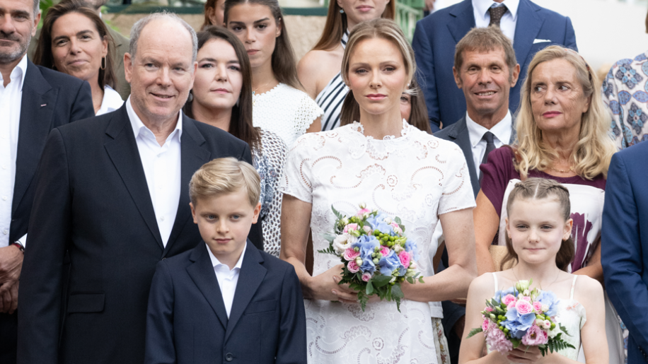 Principessa Charlene: tutta l'emozione del ritorno a scuola dei gemelli Jacques e Gabriella. Le foto