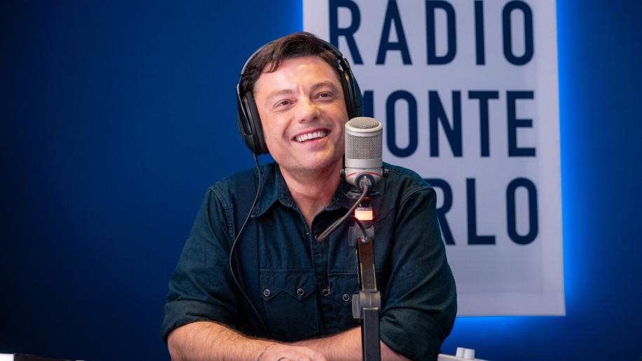 Tiziano Ferro ospite di Radio Monte Carlo: le foto più belle