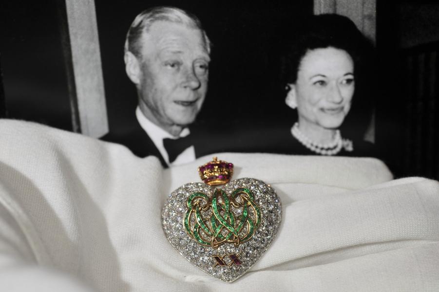 La spilla Cartier