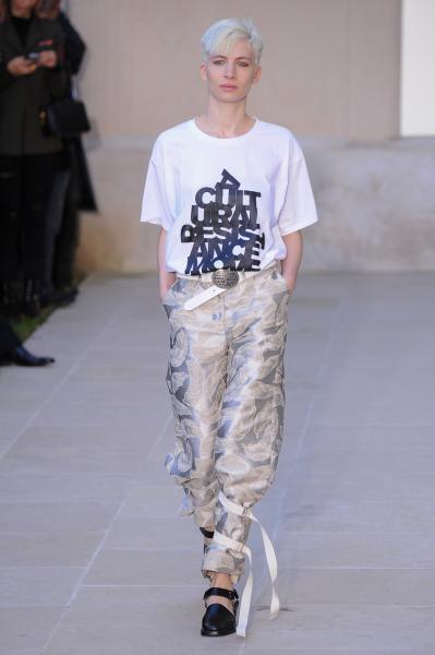 Con i pantaloni