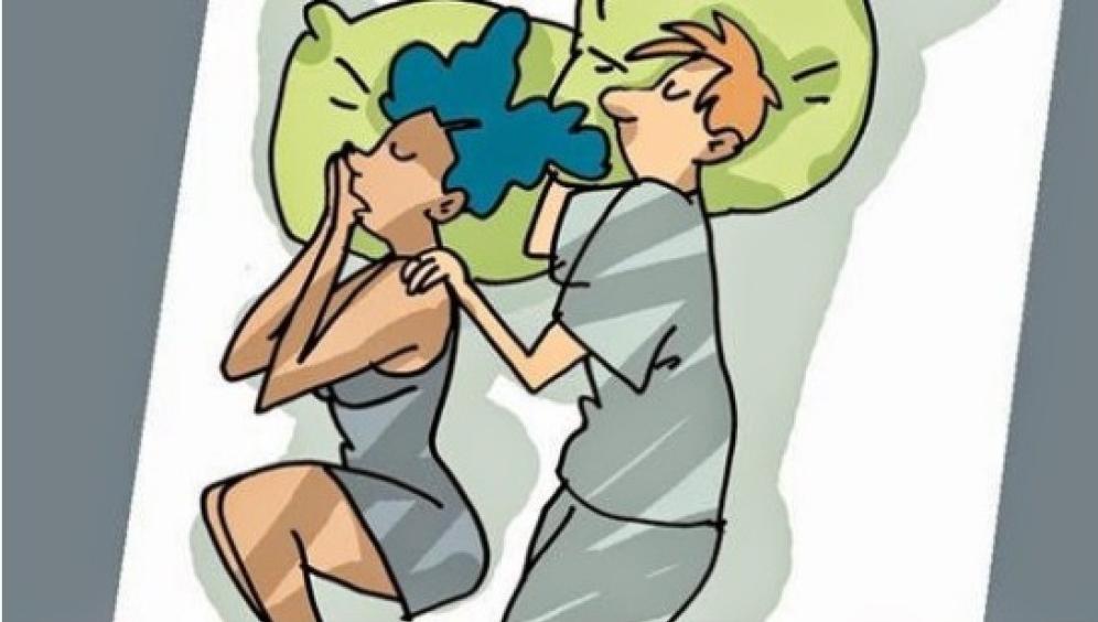 Di spalle, ma uno tocca l'altro