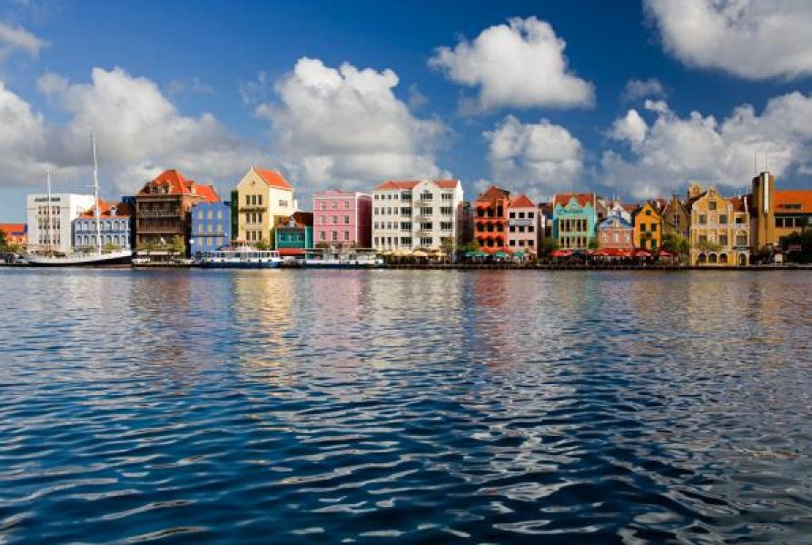 Isola Curaçao, Antille Olandesi