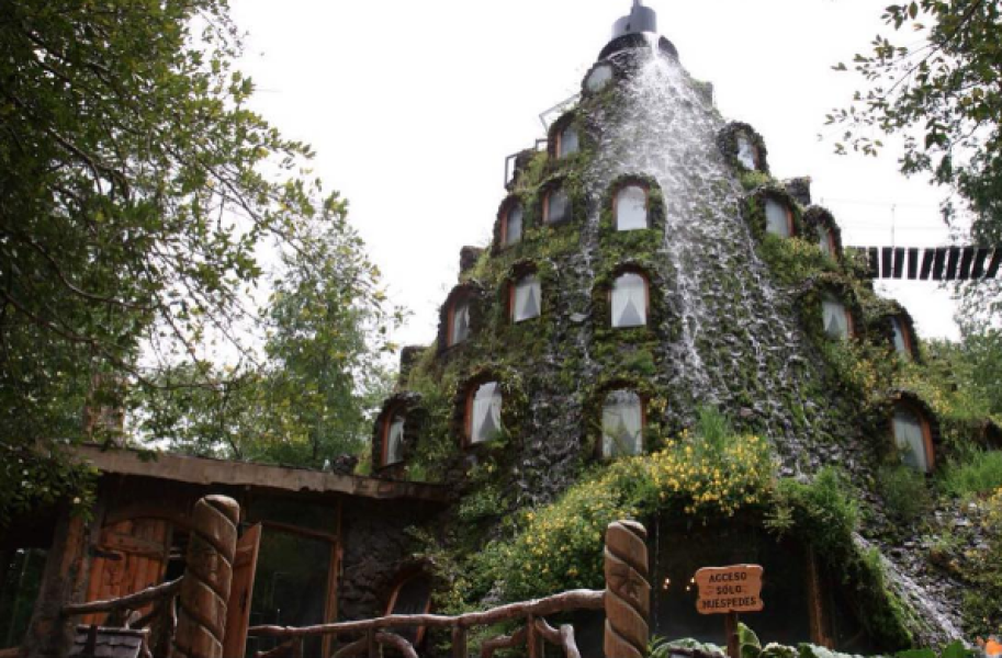 Magic Mountain Hotel, Cile