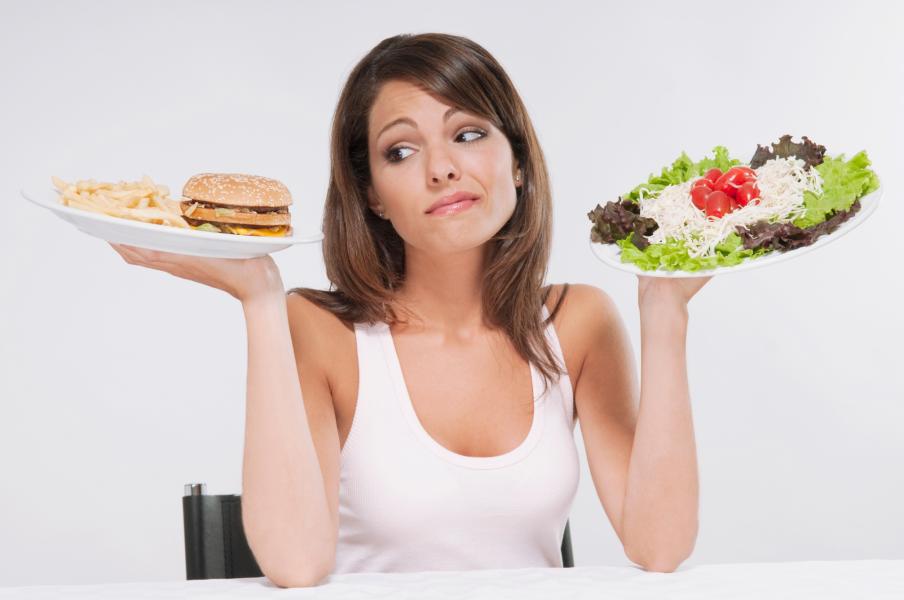 Gli alimenti che ci fanno invecchiare prima