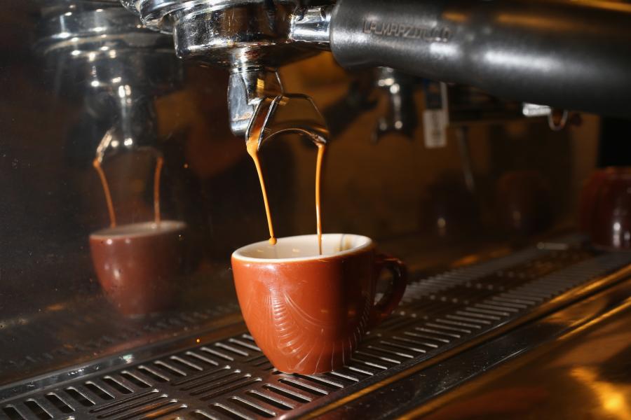 1. IL CAFFÈ FA MALE AL FEGATO