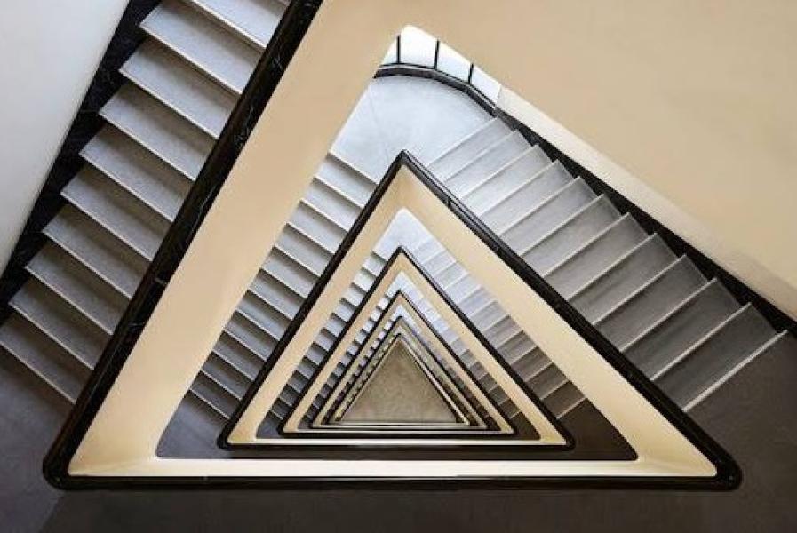 Triangoli perfetti che si sovrappongono