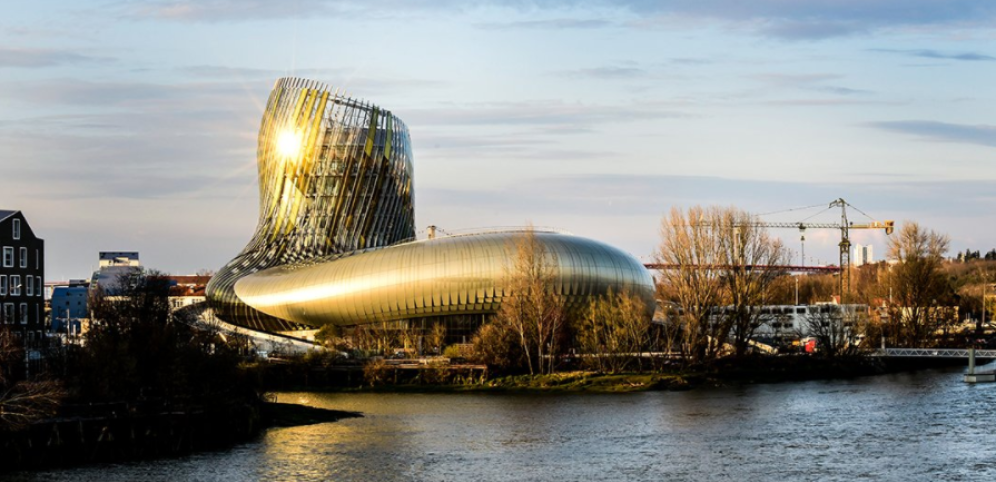 2.	La cité du vin, Bordeaux