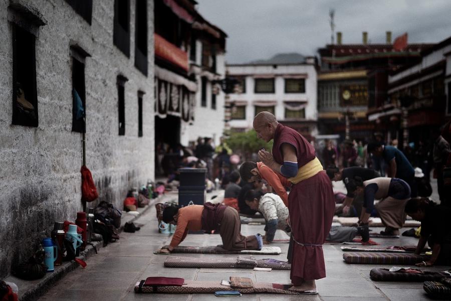 10. Vietata la reincarnazione in Cina