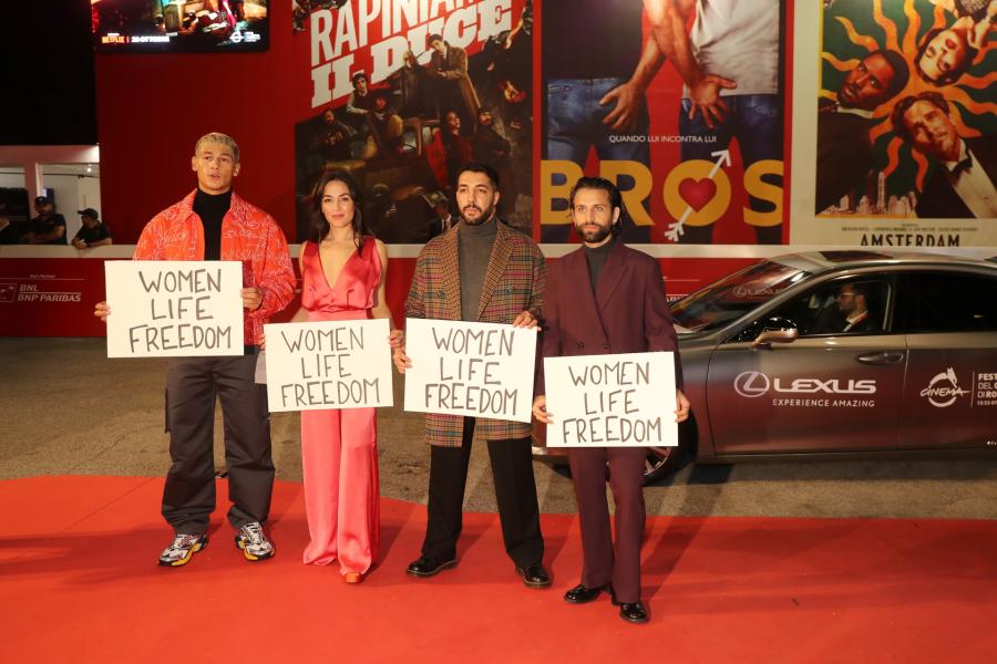 Emilio Sakraya, Mona Pirzad, Hüseyin Top e Arman Kashani