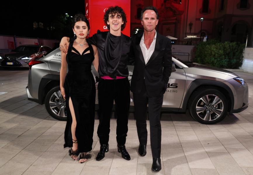 Morgan Cohen, Jack Dylan Grazier e Walton Goggins