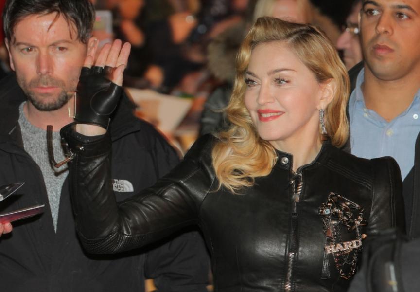 BERLINO: MADONNA APRE IL SUO FITNESS CLUB  - HARD CANDY FITNESS -
