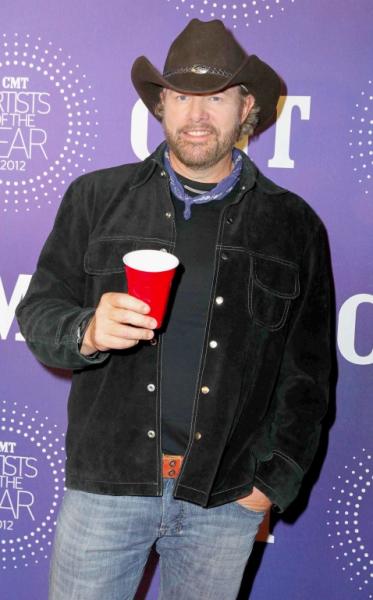TENNESSEE: CMT ARTIST OF THE YEAR AWARDS