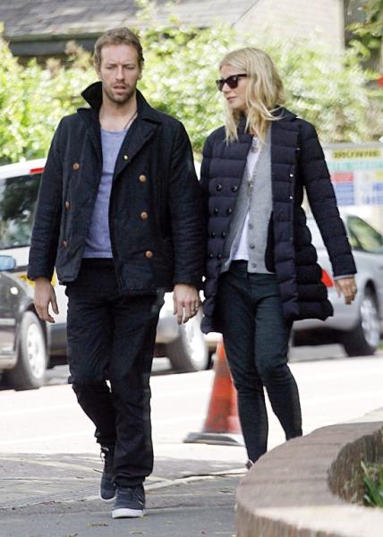 Exclusive - Gwyneth Paltrow Takes A Stroll With Hubby Chris Martin