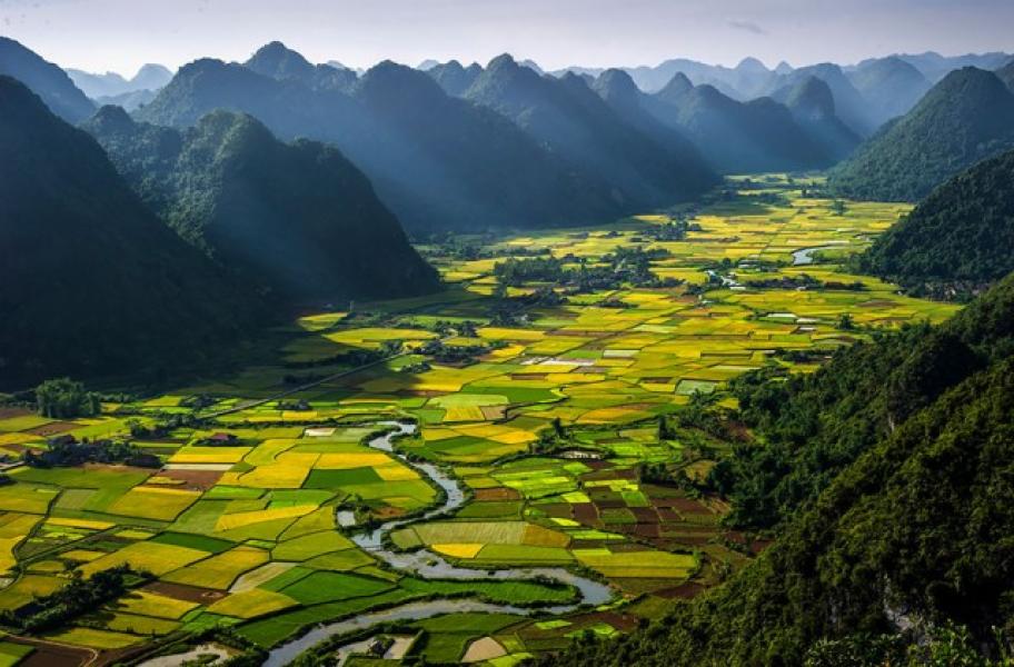 Vietnam-bac-son-valley