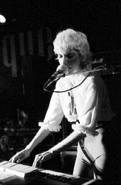 Annie Lennox of The Tourists in Concert